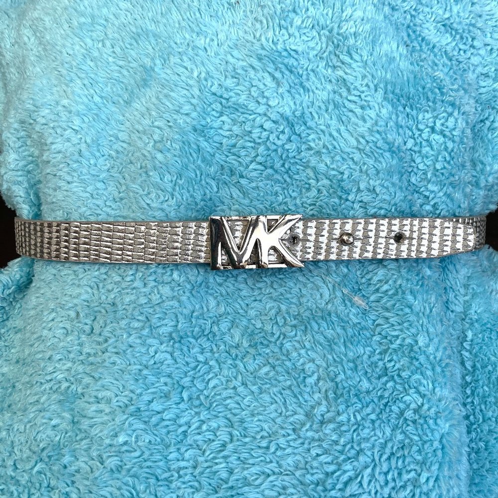 New Michael Kors Silver Logo Belt - Picture 3 of 11